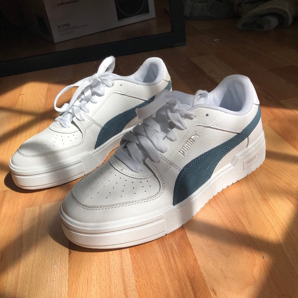 PUMA MEN'S CAVEN SNEAKER WHITE/BLUE - Picture 1 of 2